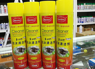 发泡清洁剂